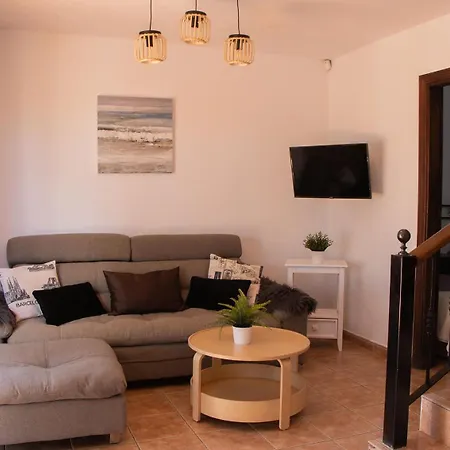 Jorsam Private Pool & Sea Views Gospodarstwo wiejskie